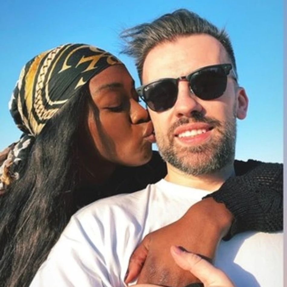 Naomi Hedman, la un pas să îl prindă pe picior greșit pe Florin Ristei! Ce mesaje a descoperit în contul artistului?