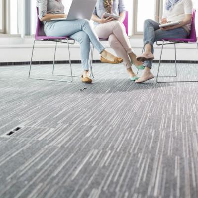 Stai cu picioarele incrucisate? Iata ce risti sa patesti