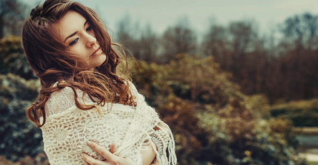 Modul corect de a practica autocritica, fara sa te pui la pamant si sa-ti sabotezi increderea de sine