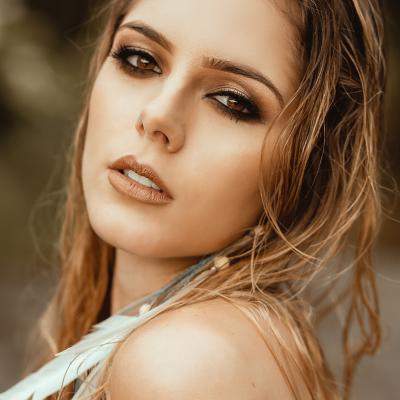 Tutorial Smoky eyes cu nuanțe de maro pas cu pas: machiajul must-have al toamnei