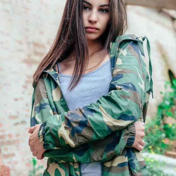 Se mai poartă imprimeul de camuflaj anul acesta? Și da, și nu! Descoperă mai multe!