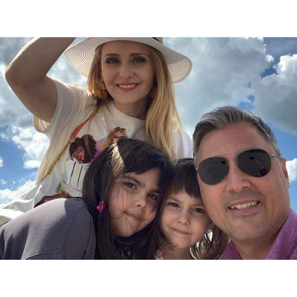 Ce le interzice Alexandru Ciucu fiicelor sale? Din păcate, Alina Sorescu nu poate face nimic să schimbe asta!