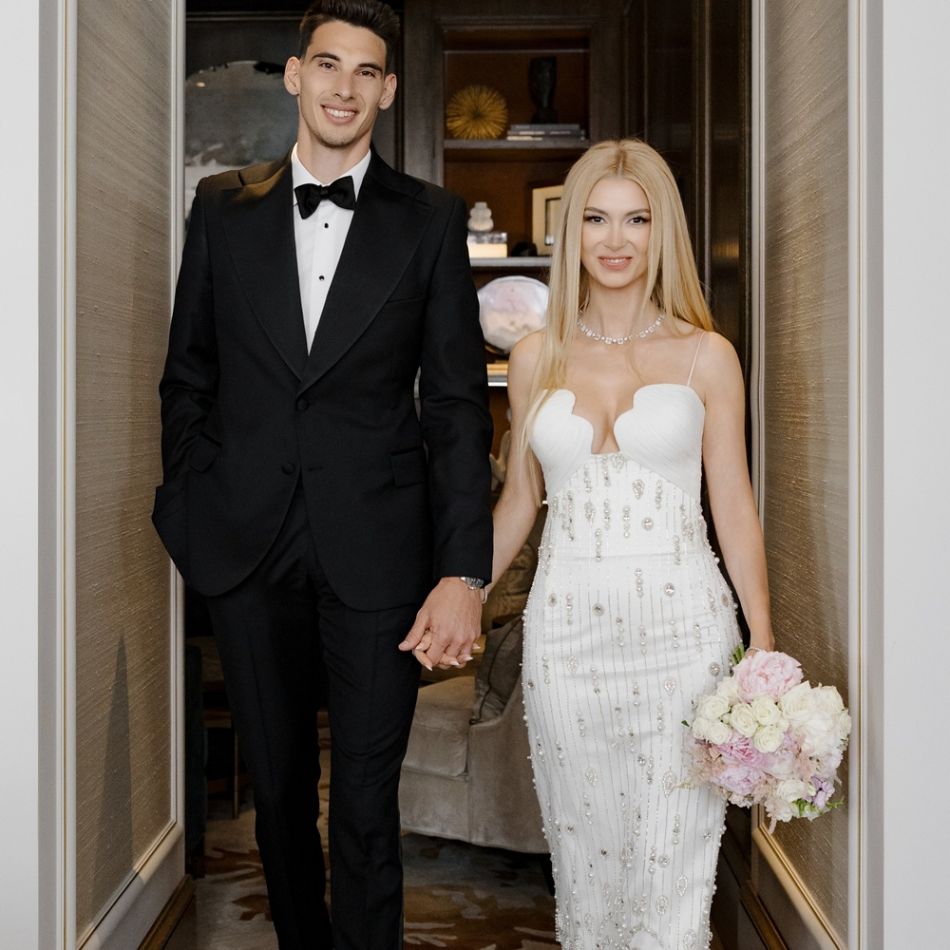 Andreea Bălan și Victor Cornea, nuntă ca-n filme pe malul lacului. Lacrimi, jurăminte și o ABSENȚĂ IMPORTANTĂ observată de toți