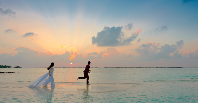 Nu se întoarce la tine pentru că te iubește. Se întoarce pentru că știe că-l vei accepta oricum.