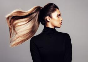 Uita de caderea parului: 3 produse care ajuta la regenerare