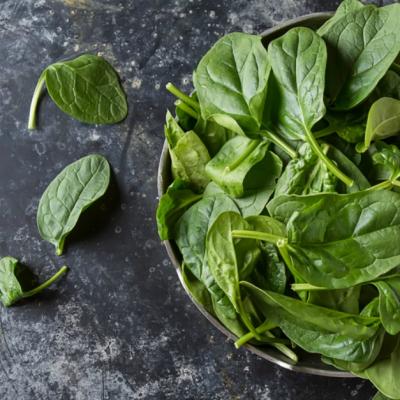 Spanacul, cel mai sănătos aliment din lume. Idei de reţete