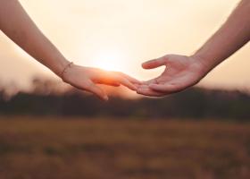 7 lucruri la care trebuie să renunți pentru a avea relații mai sănătoase și mai liniștite