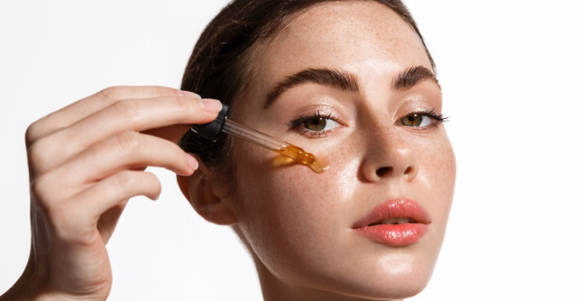 De ce ai nevoie de un ser cu vitamina C pentru revitalizarea tenului după 30 de ani 