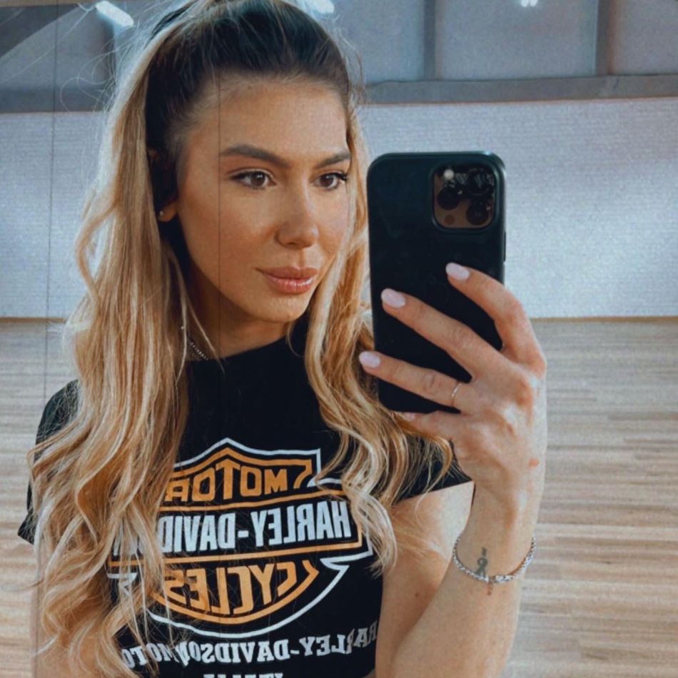 Sore dezvăluie secretele pielii perfecte: Cum a învins acneea și a obținut un ten impecabil