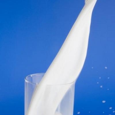 La Colline reintroduce laptele proaspat de capra  in marile magazine