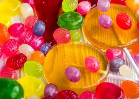 Consumatorii globali acordă prioritate porțiilor și gustărilor savurate cu atenție