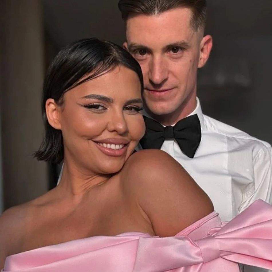 Andreea Popescu, imagini misterioase din vacanță. Cine este bărbatul care o însoțește pe fosta dansatoare a Deliei