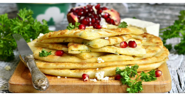 Reteta din bucataria bunicii: Cele mai bune placinte (cu branza si marar)