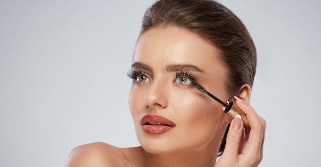 4 rimeluri care îți vor completa machiajul