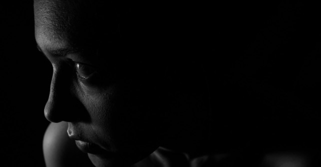 Tu cum reacționezi când treci printr-o supărare, printr-o durere, printr-o rănire? Să nu mai răsucim cuțitul în propria rană