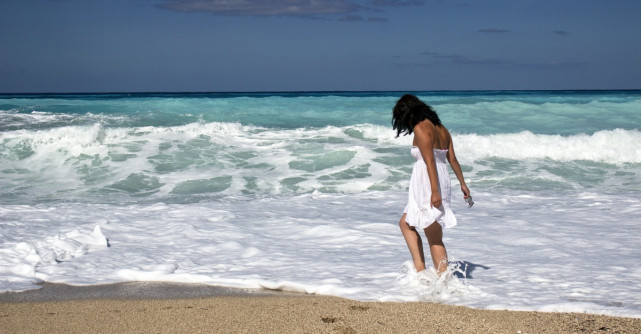 Marea îmi aduce înapoi toate gândurile, apoi le eliberează...