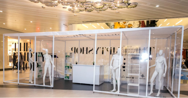 Promenada deschide primul magazin gol din România