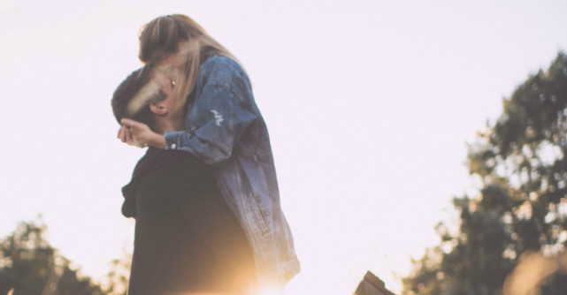 Fericirea depinde de dragoste, nu de bani