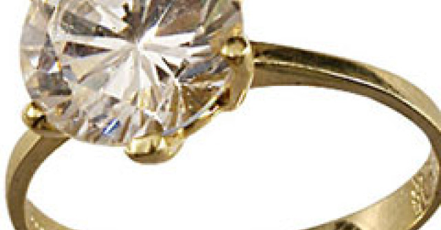 De Craciun, ofera-i Inelul...