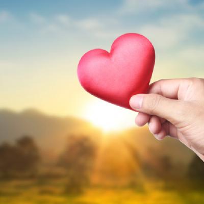 Ce inseamna cu adevarat sa te iubesti pe tine insati: cele 5 acte de bunatate pe care trebuie sa ti le oferi 