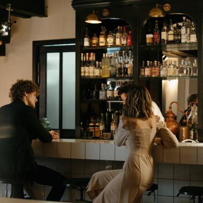 Cum să faci o impresie bună la prima întâlnire