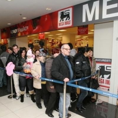 Mega Image in Bucuresti Mall - deschidere cu sute de cumparatori   