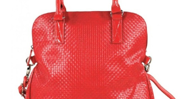 Feminitate, senzualitate si eleganta cu gentile Carpisa