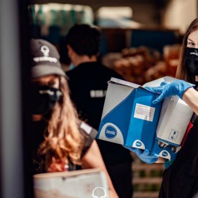Peste 9 tone de produse alimentare și materiale sanitare au fost donate în urma festivalului caritabil Rocanotherworld 