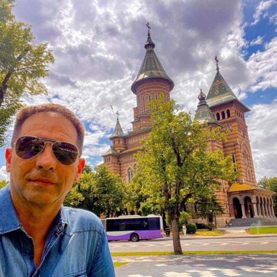Motivul pentru care Dan Negru alege să își petreacă concediul la Mamaia: nu e despre roabele de șampanie...
