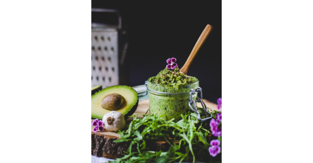 Piure de avocado - pentru bebelusi | Diversificare