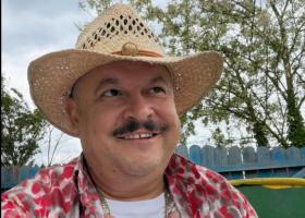 Mihai Bobonete, de nerecunoscut la un eveniment din Slobozia. Ce a făcut actorul în ploaie i-a impresionat pe toți