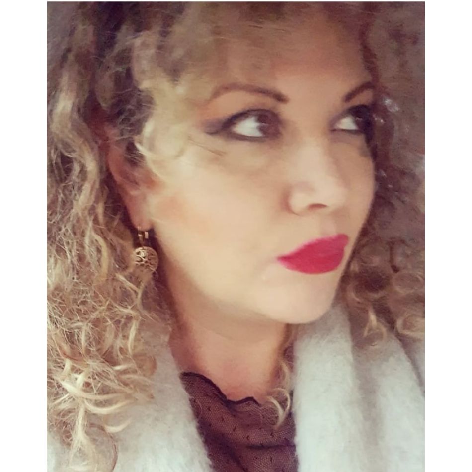 Oana Lis, pregătită să își consilieze clenții! Soția lui Viorel Lis și-a redeschis cabinetul psihologic