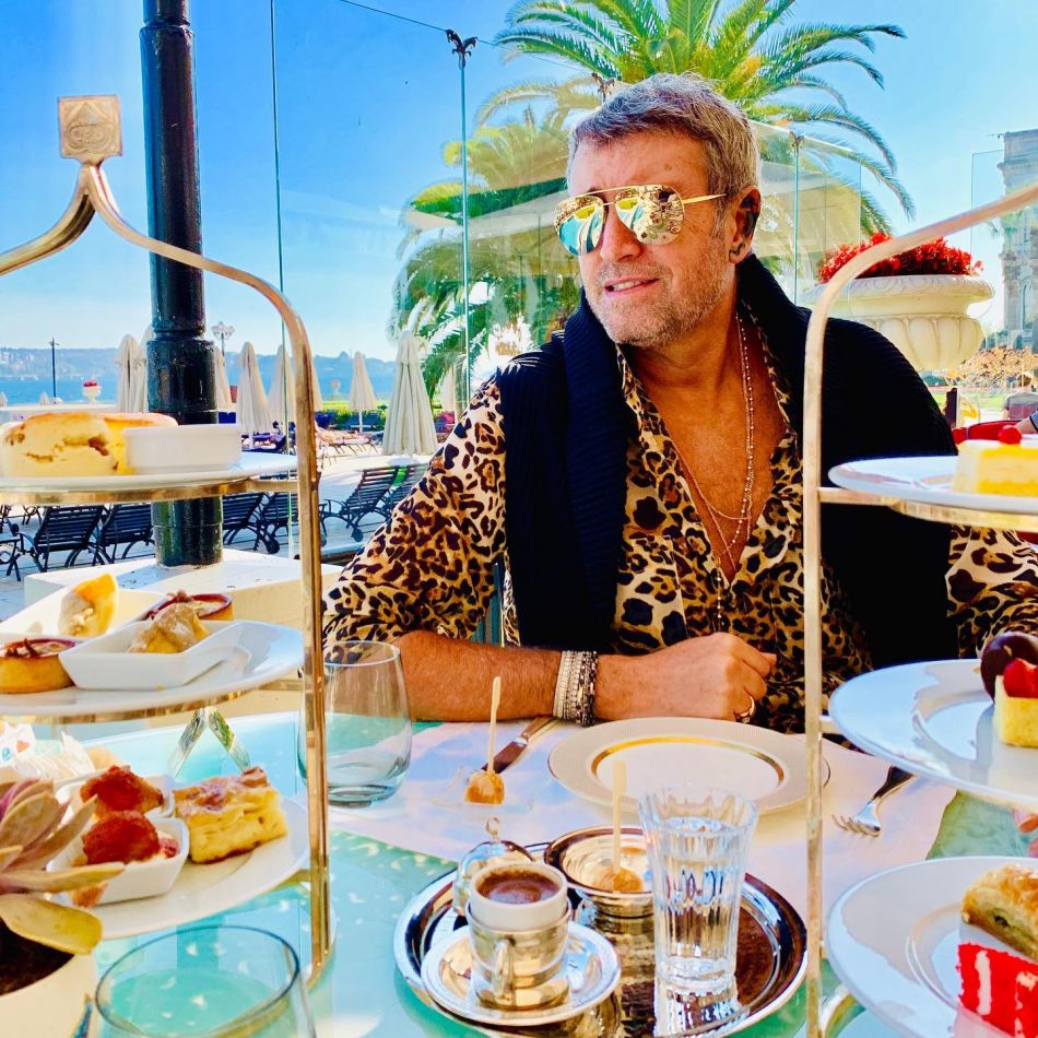 Cătălin Botezatu critică ținuta aleasă de Carmen Iohannis la încoronarea Regelui Charles. Ce spune despre Principesa Margareta?