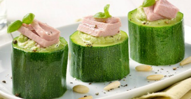 Dovlecei umpluti cu ton RIO Mare si busuioc