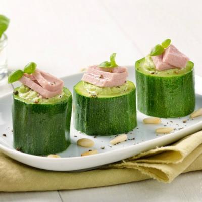 Dovlecei umpluti cu ton RIO Mare si busuioc