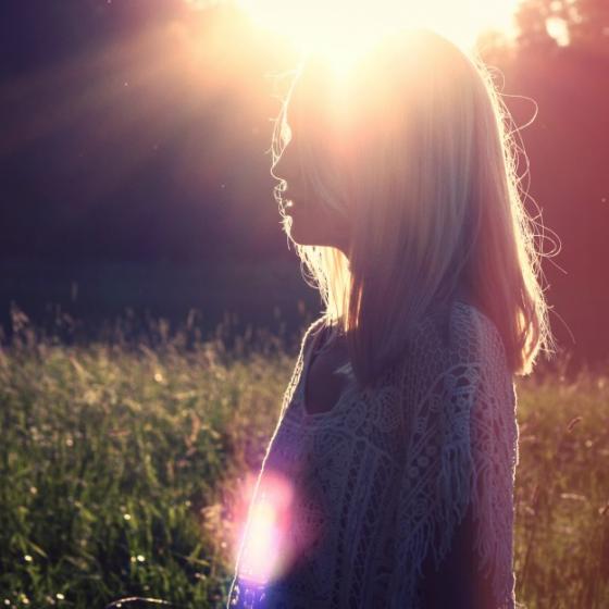 Cum purtam bluzele din dantela si tricotajele semitransparente