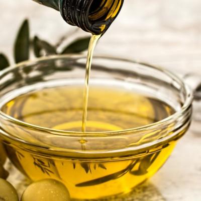 Cum folosesc vedetele uleiul de măsline în tratamente de înfrumusețare