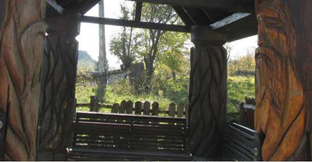 Sculptura in lemn pentru mobila perfecta