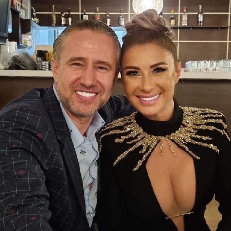 De la ce s-a iscat scandalul dintre Reghecampf și Anamaria Prodan? Ce i-a arătat impresara pe telefon?