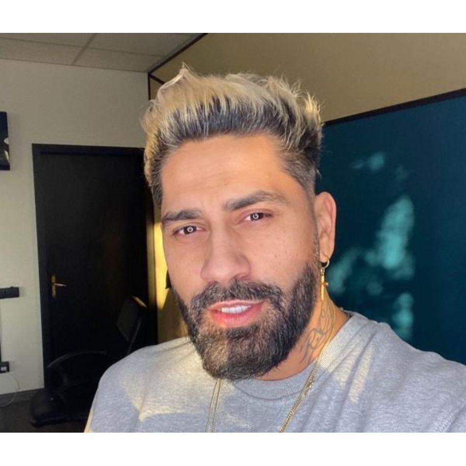 Connect-R, luat la rost de internauți, cu privire la credință. Fanii îl acuză că va da socoteală pentru gestul său!