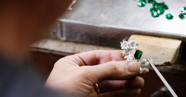 Bijuterii handmade din argint: povestea din spatele fiecărei bijuterii Teratai  