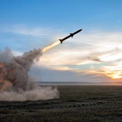 Rusia a atacat Ucraina cu 111 drone și o rachetă balistică, la câteva ore după armistițiul negociat de Trump