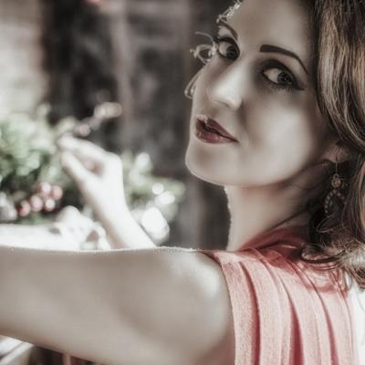 5 Rochii de Revelion pentru femeile plinute