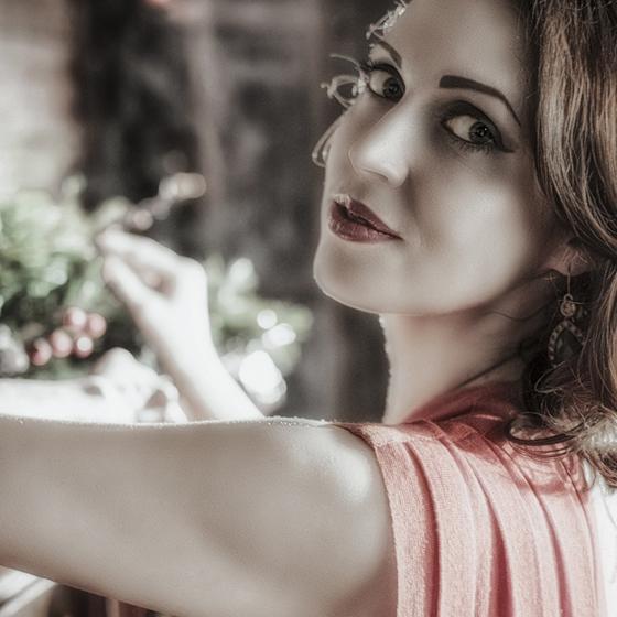 5 Rochii de Revelion pentru femeile plinute