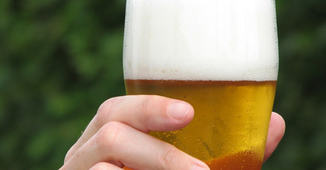 STUDIU: Consumul moderat de bere poate ameliora simptomele asociate perioadei post-menopauza
