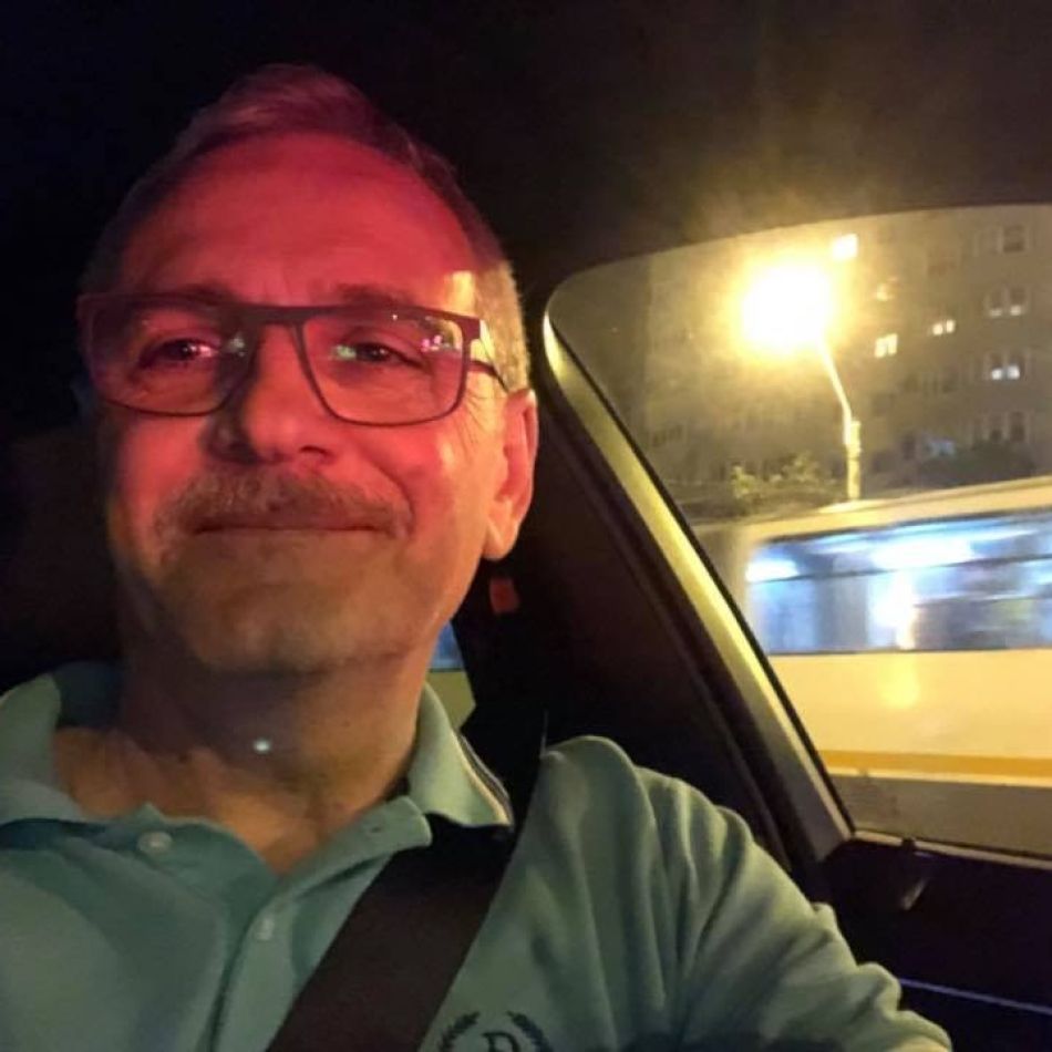 Irina Tănase, surprinsă în compania unui bărbat celebru și bogat. Milionarul este supranumit Regele medicamentelor