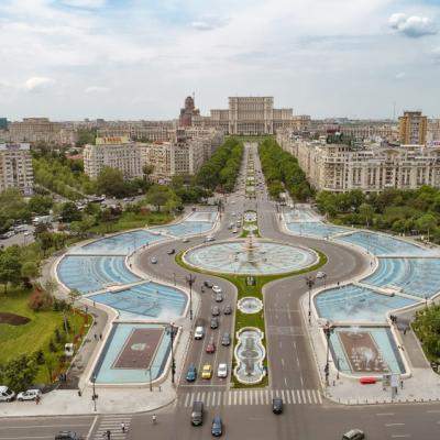 FOTO: Castelul uitat din centrul Bucureștiului, de 4,5 milioane de euro, care pare desprins dintr-un film de groază