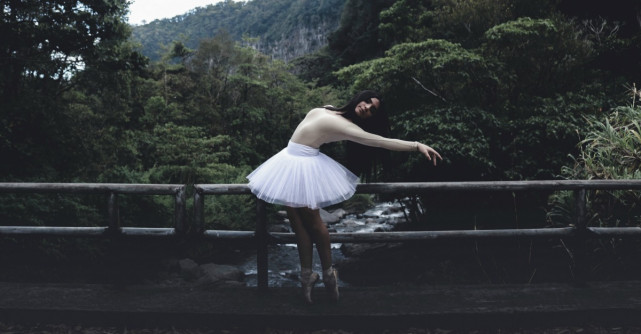 Iubeste o femeie care adora singuratatea