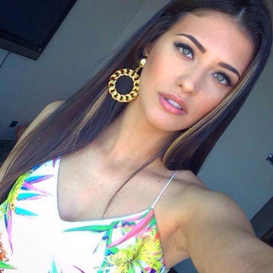 Antonia crede ca s-a îngrășat și caută motivația de a merge din nou la sală: Oficial sunt în etapa mea de grăsuță. Fără dubii