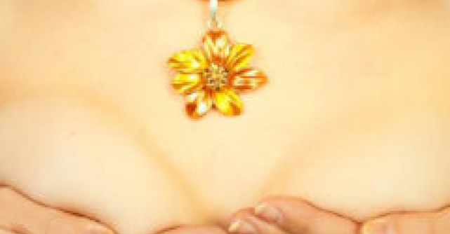 5 Exercitii care iti ridica sanii